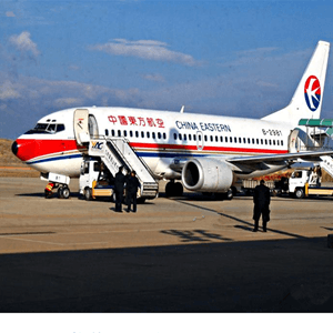 格尔木航空运输航空快运业稳步发展的原因是什么？